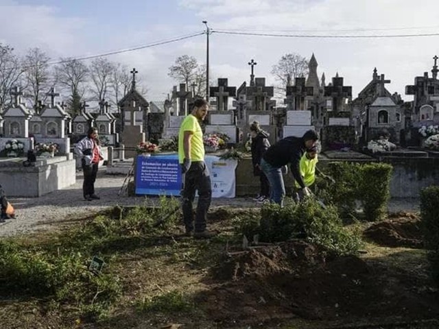 Escavan a fosa de Celanova na que se cree que hai sete represaliados asturianos