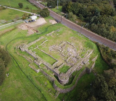 Noticia de la localización de la tercera muralla y fosos del castillo de Rocha Forte (Santiago de Compostela)